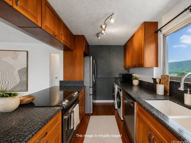 1111 Wilder Avenue 10A, Honolulu, HI 96822