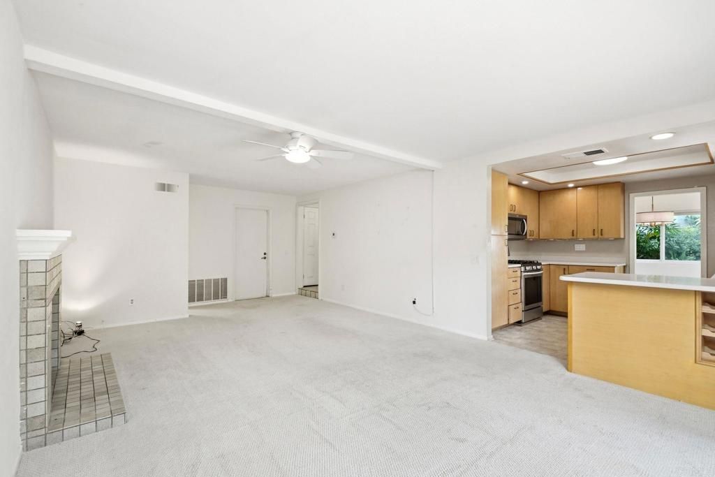 Image 10 of property listing at 1616 Clearwater Place, Encinitas, CA 92024