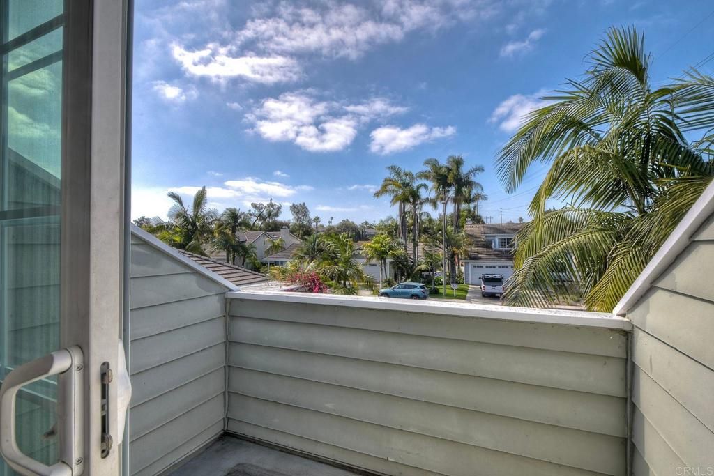 Image 15 of property listing at 1616 Clearwater Place, Encinitas, CA 92024