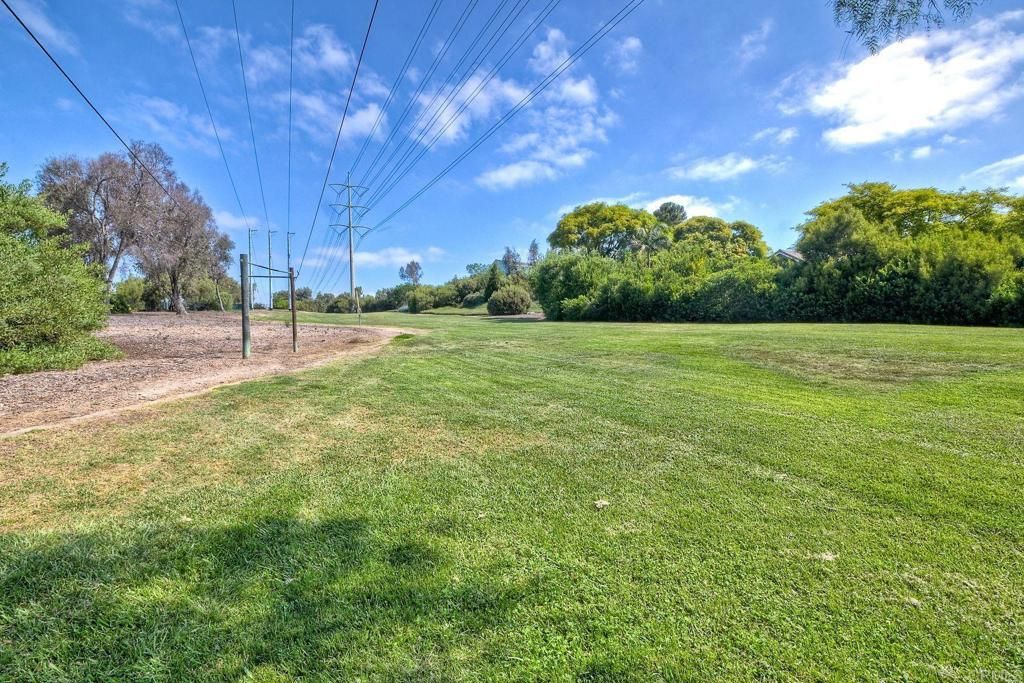 Image 25 of property listing at 1616 Clearwater Place, Encinitas, CA 92024