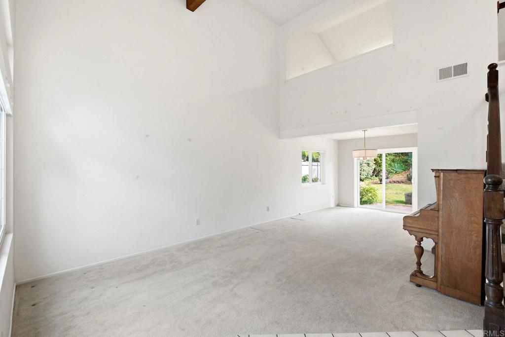 Image 3 of property listing at 1616 Clearwater Place, Encinitas, CA 92024