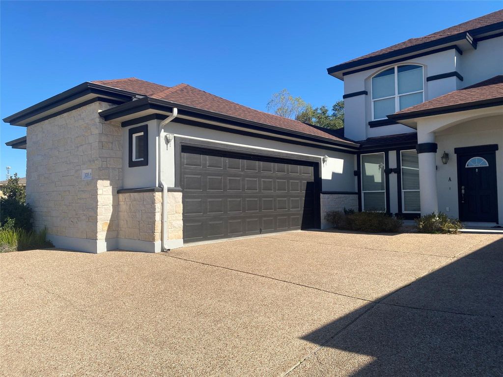 1213 Delsie DR A, Lakeway, TX 78734