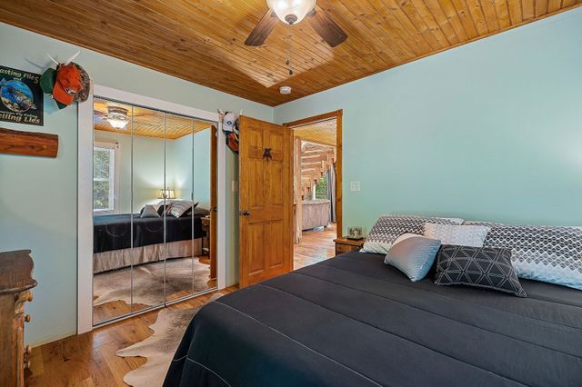 1235 Lakeview Dr, Smithville, TN 37166