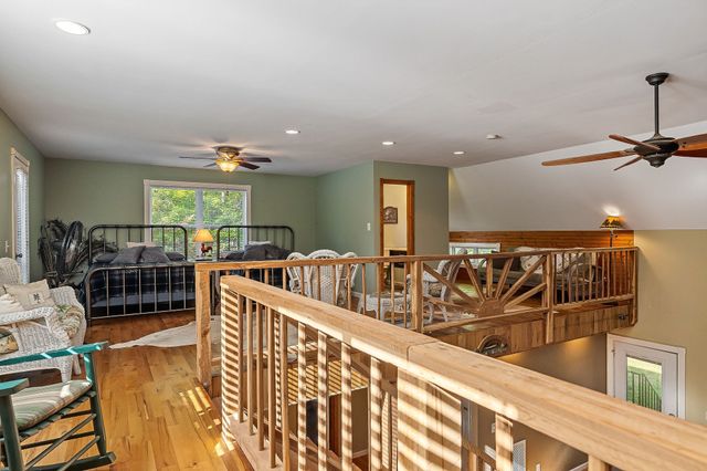 1235 Lakeview Dr, Smithville, TN 37166