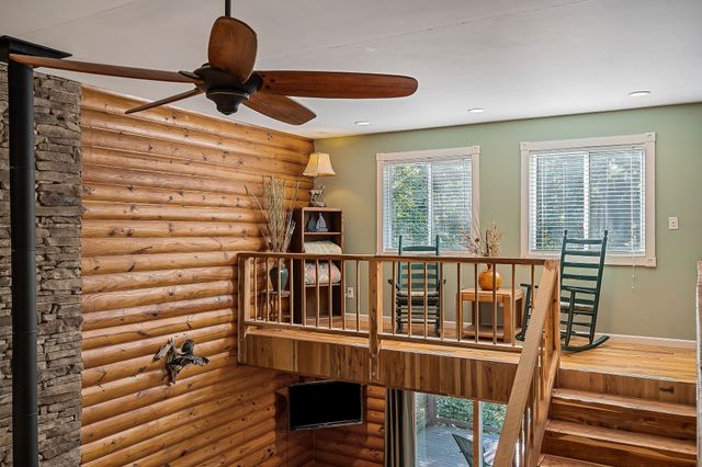 1235 Lakeview Dr, Smithville, TN 37166