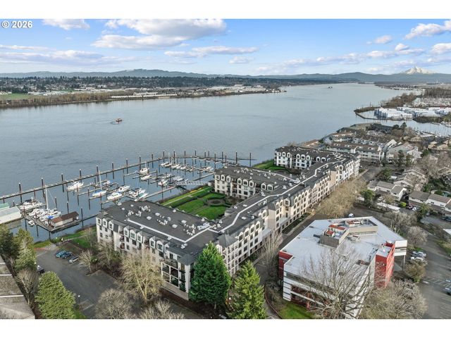 707 N HAYDEN ISLAND Dr 215, Portland, OR 97217
