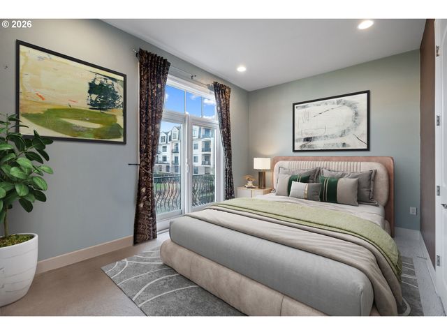 707 N HAYDEN ISLAND Dr 215, Portland, OR 97217