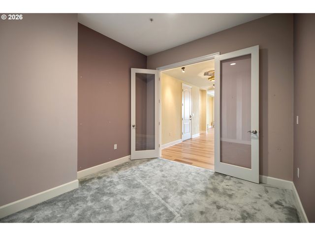 707 N HAYDEN ISLAND Dr 215, Portland, OR 97217