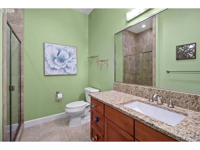 707 N HAYDEN ISLAND Dr 215, Portland, OR 97217