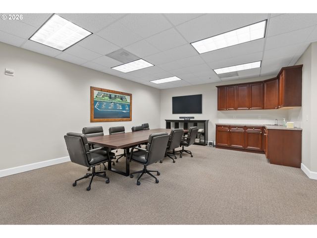 707 N HAYDEN ISLAND Dr 215, Portland, OR 97217