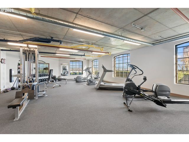 707 N HAYDEN ISLAND Dr 215, Portland, OR 97217