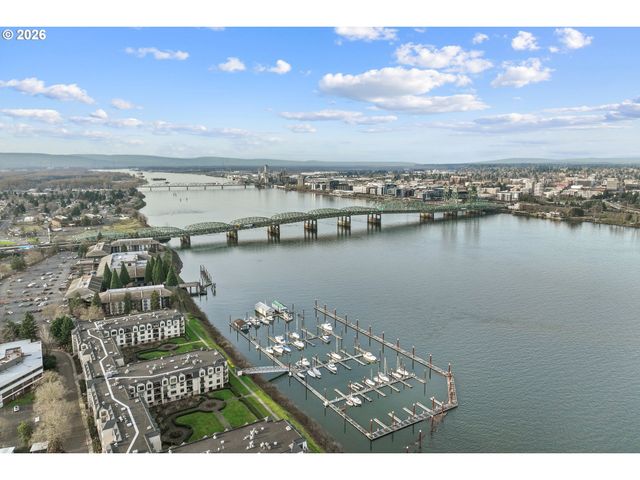 707 N HAYDEN ISLAND Dr 215, Portland, OR 97217