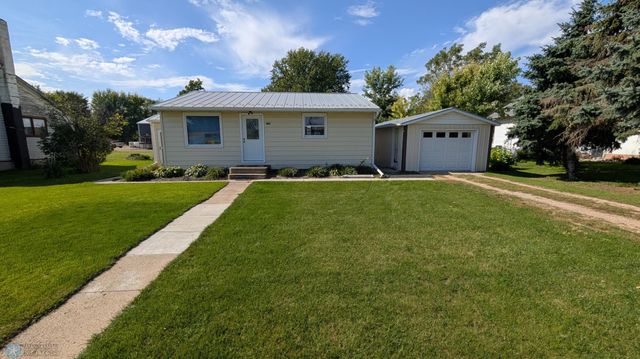 202 N 1st St, Fairmount, ND 58030