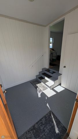 202 N 1st St, Fairmount, ND 58030