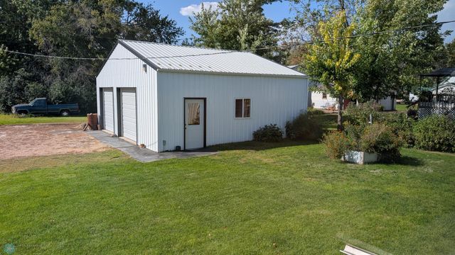 202 N 1st St, Fairmount, ND 58030