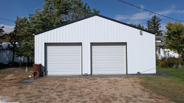 202 N 1st St, Fairmount, ND 58030