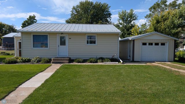 202 N 1st St, Fairmount, ND 58030