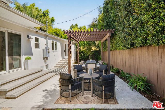 10720 National Place, Los Angeles, CA 90034