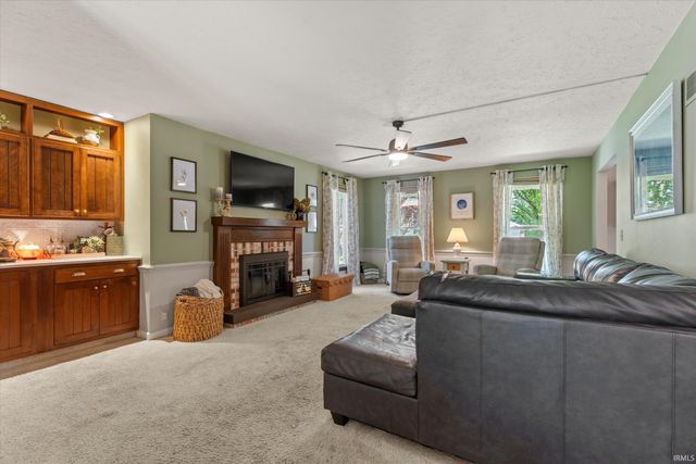 1743 Crabtree Lane, Elkhart, IN 46514