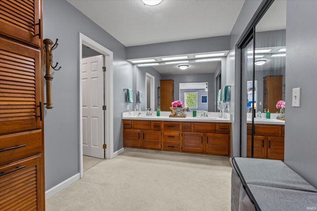 1743 Crabtree Lane, Elkhart, IN 46514