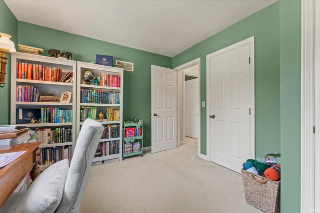 1743 Crabtree Lane, Elkhart, IN 46514