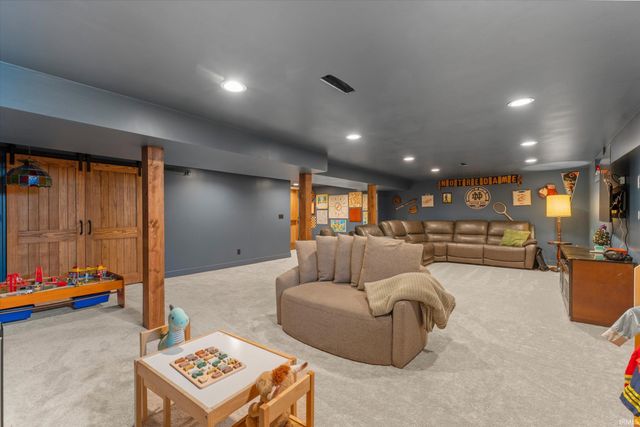1743 Crabtree Lane, Elkhart, IN 46514