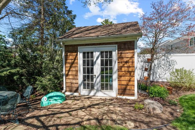 1743 Crabtree Lane, Elkhart, IN 46514