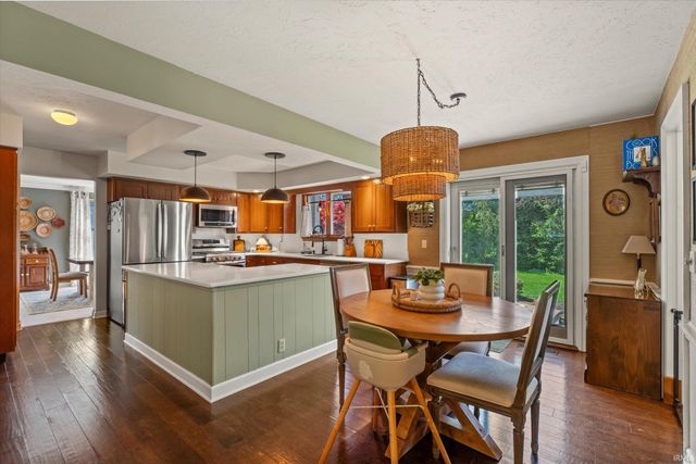 1743 Crabtree Lane, Elkhart, IN 46514