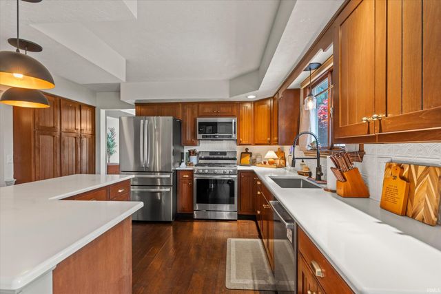 1743 Crabtree Lane, Elkhart, IN 46514
