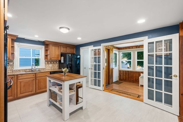 16 Geneva St, Salem, MA 01970