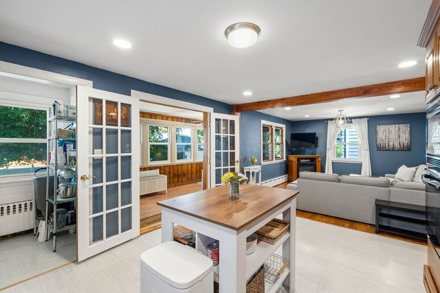 16 Geneva St, Salem, MA 01970
