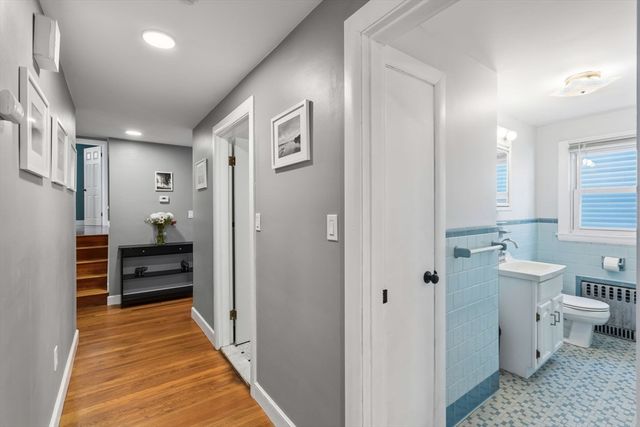 16 Geneva St, Salem, MA 01970