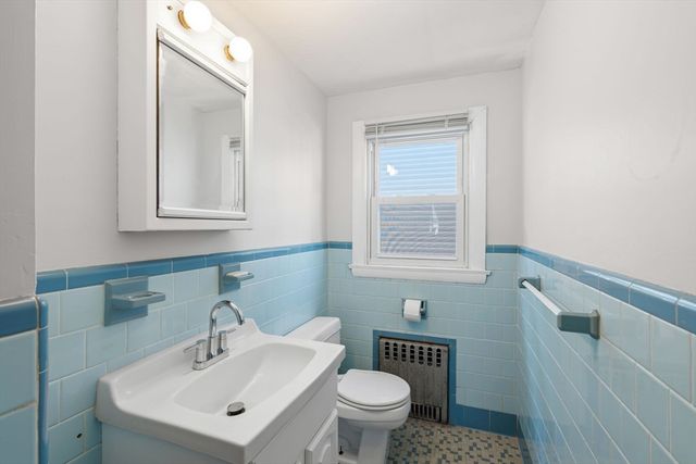 16 Geneva St, Salem, MA 01970