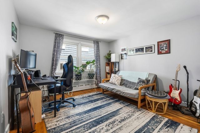 16 Geneva St, Salem, MA 01970