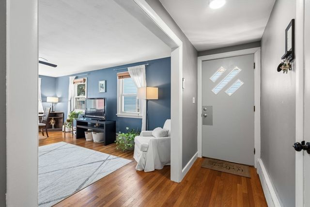 16 Geneva St, Salem, MA 01970