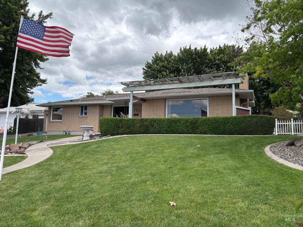 1615 Prospect Ave, Lewiston, ID 83501