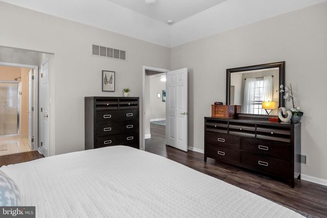 319 STARFLOWER LN, Langhorne, PA 19047
