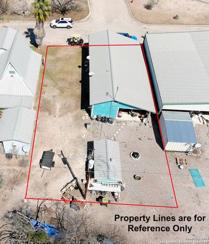 138 De Zavala St., Brackettville, TX 78832