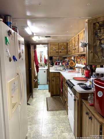 138 De Zavala St., Brackettville, TX 78832