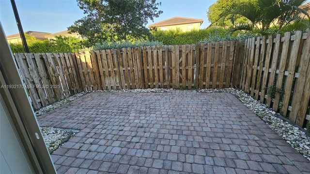 8785 NW 116th Ct 1, Doral, FL 33178