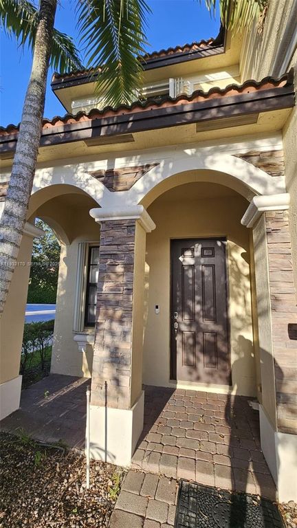 8785 NW 116th Ct 1, Doral, FL 33178