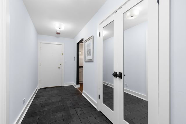 2300 Windsor Mall Court 2E, Park Ridge, IL 60068