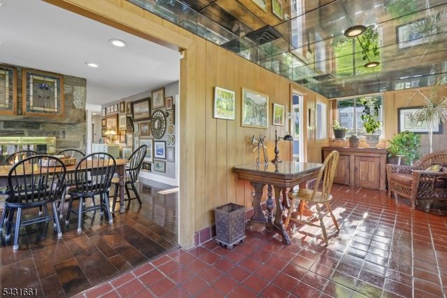 122 Sunrise Dr, Hawthorne Boro, NJ 07506