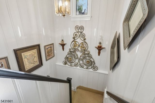 122 Sunrise Dr, Hawthorne Boro, NJ 07506