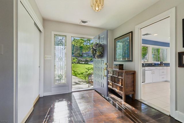 122 Sunrise Dr, Hawthorne Boro, NJ 07506