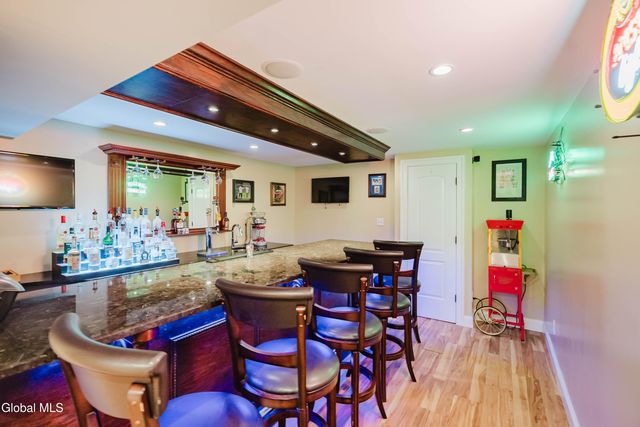 10 Cooks Court, Halfmoon, NY 12188