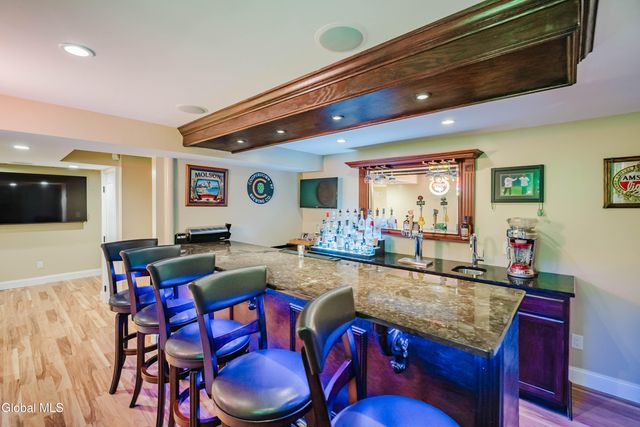 10 Cooks Court, Halfmoon, NY 12188