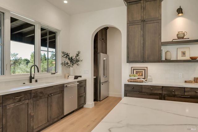 25 Sylvia Dr, Glen Ellen, CA 95442