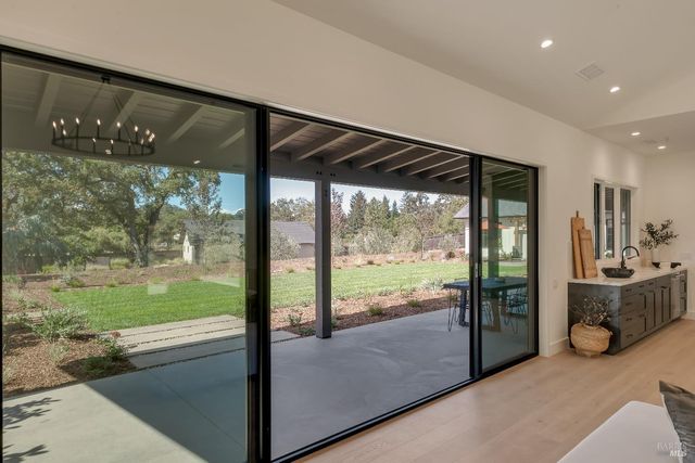 25 Sylvia Dr, Glen Ellen, CA 95442