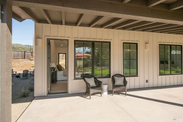 25 Sylvia Dr, Glen Ellen, CA 95442